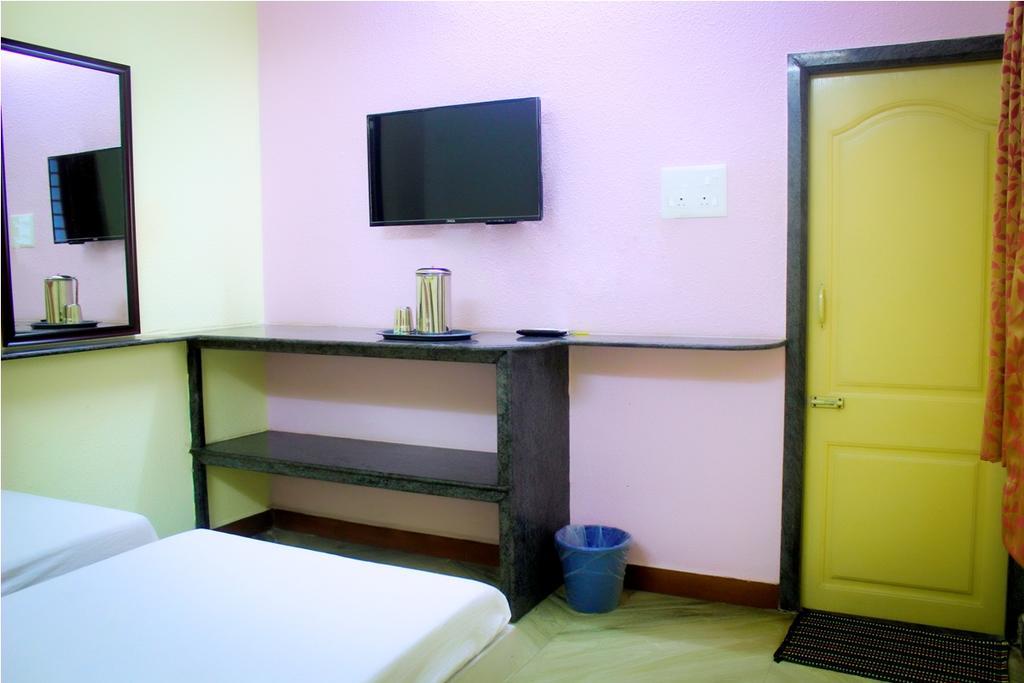 Pms Guest House Пондичерри Экстерьер фото